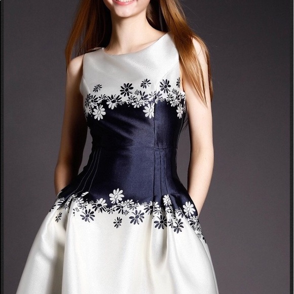 Blue and white floral dress - Picture 3 of 5